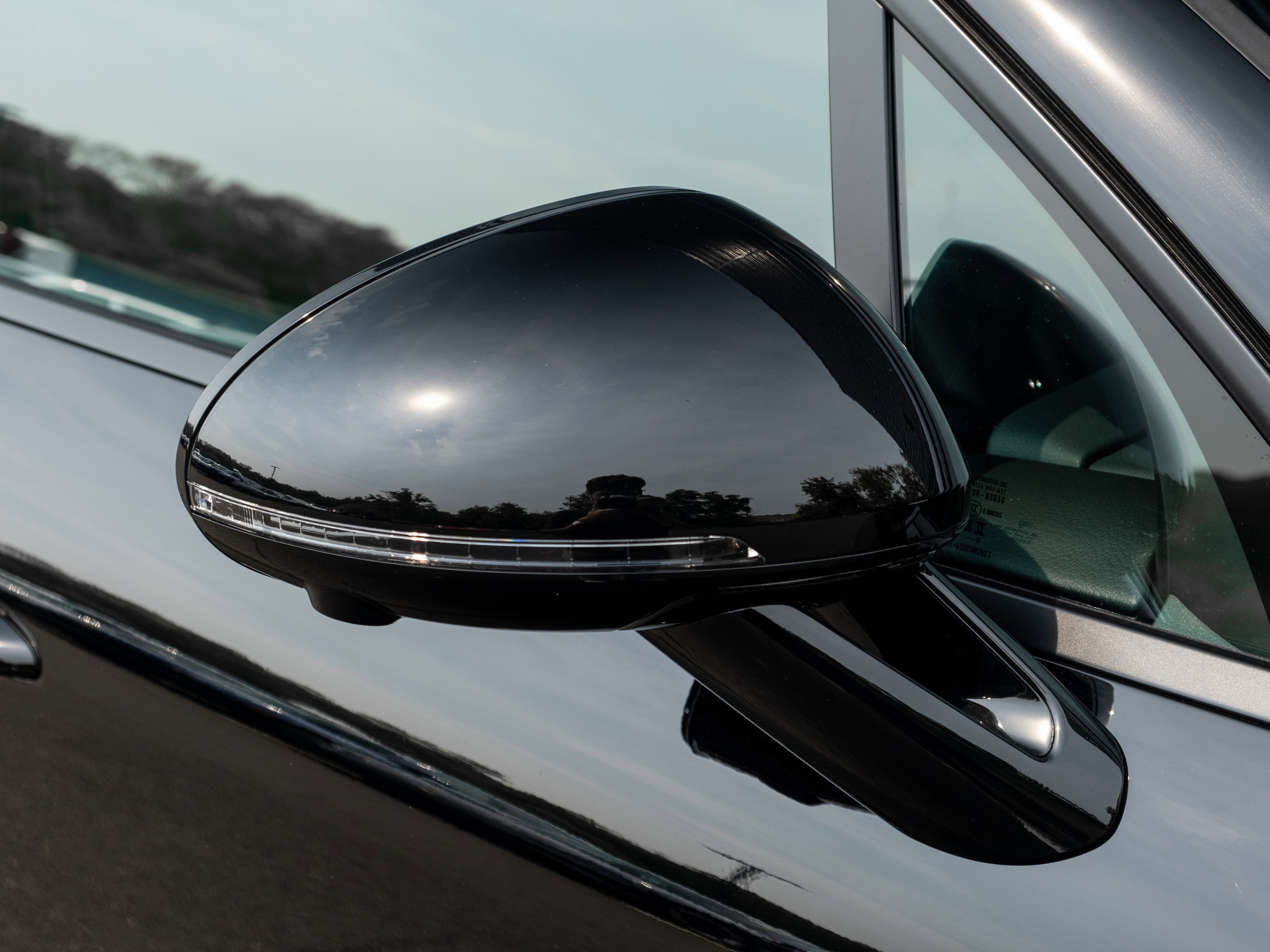 Certified 2025 Porsche Macan image 36