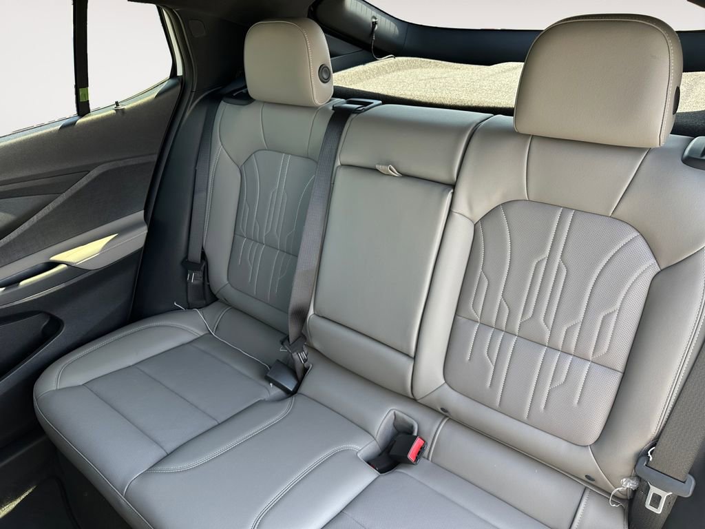 New 2026 Buick Envista Avenir image 13