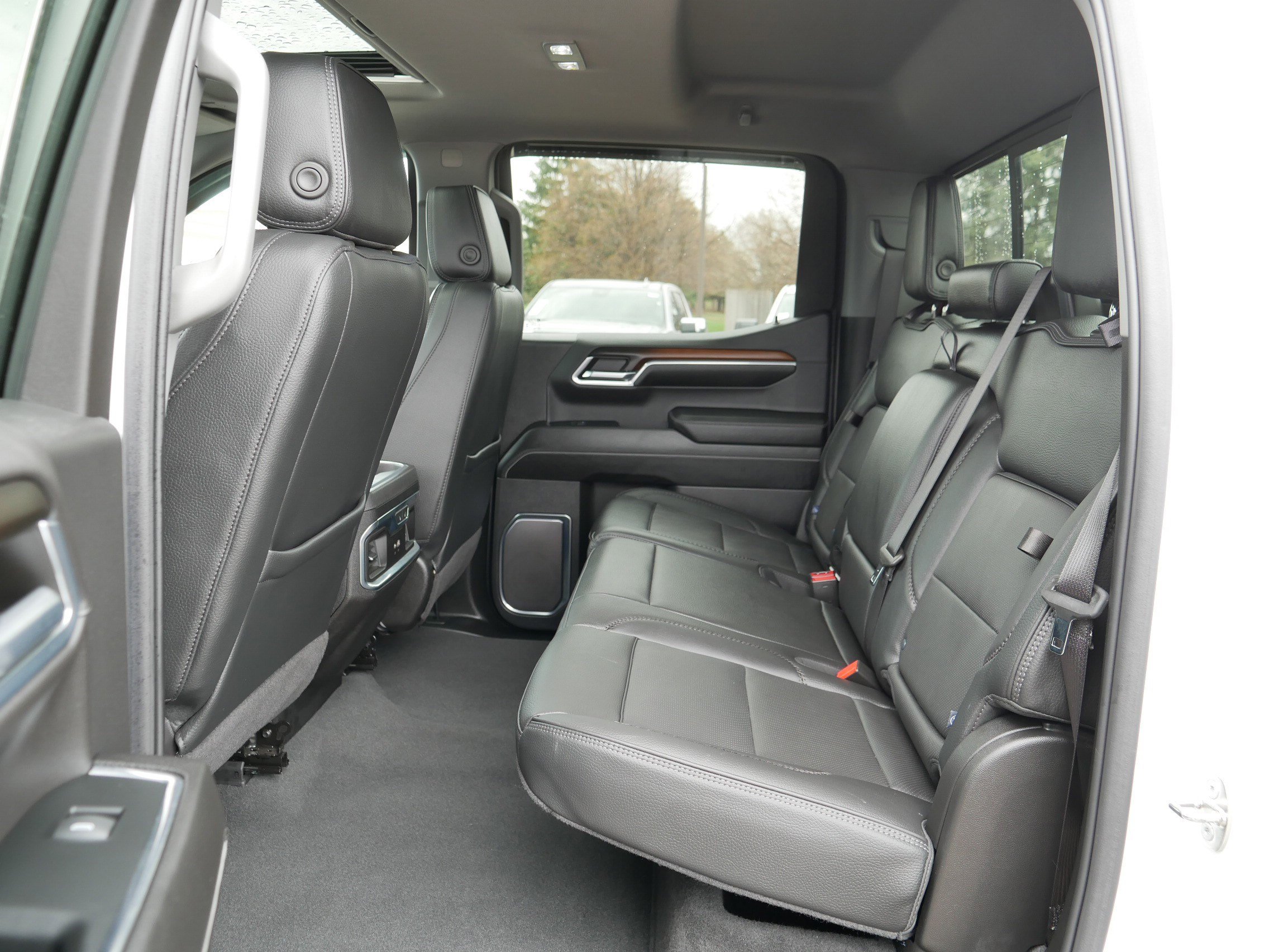 Used 2024 GMC Sierra 1500 Denali AWD/4WD image 36