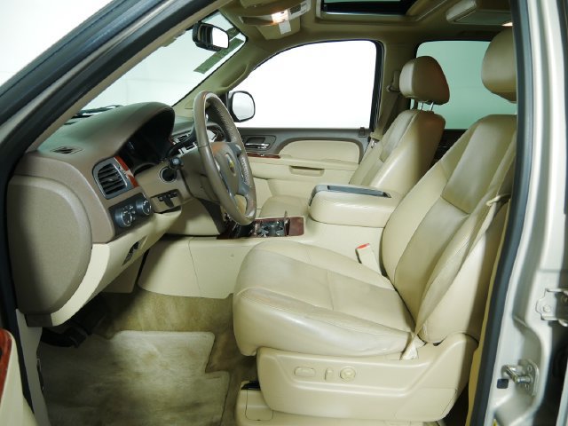 Used 2011 Chevrolet Suburban LTZ AWD/4WD image 21