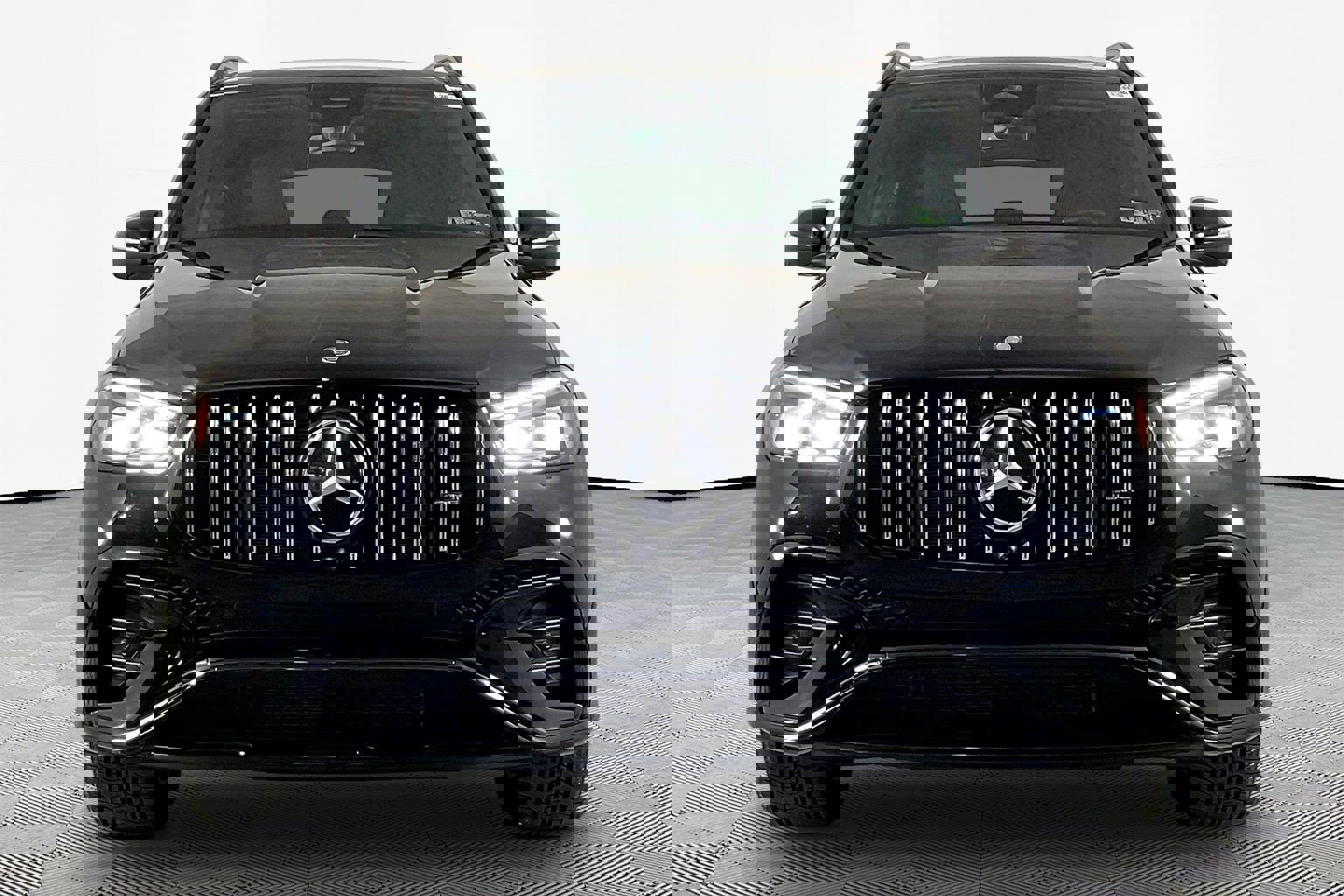 Used 2025 Mercedes-Benz GLE 53 AMG 4MATIC image 2