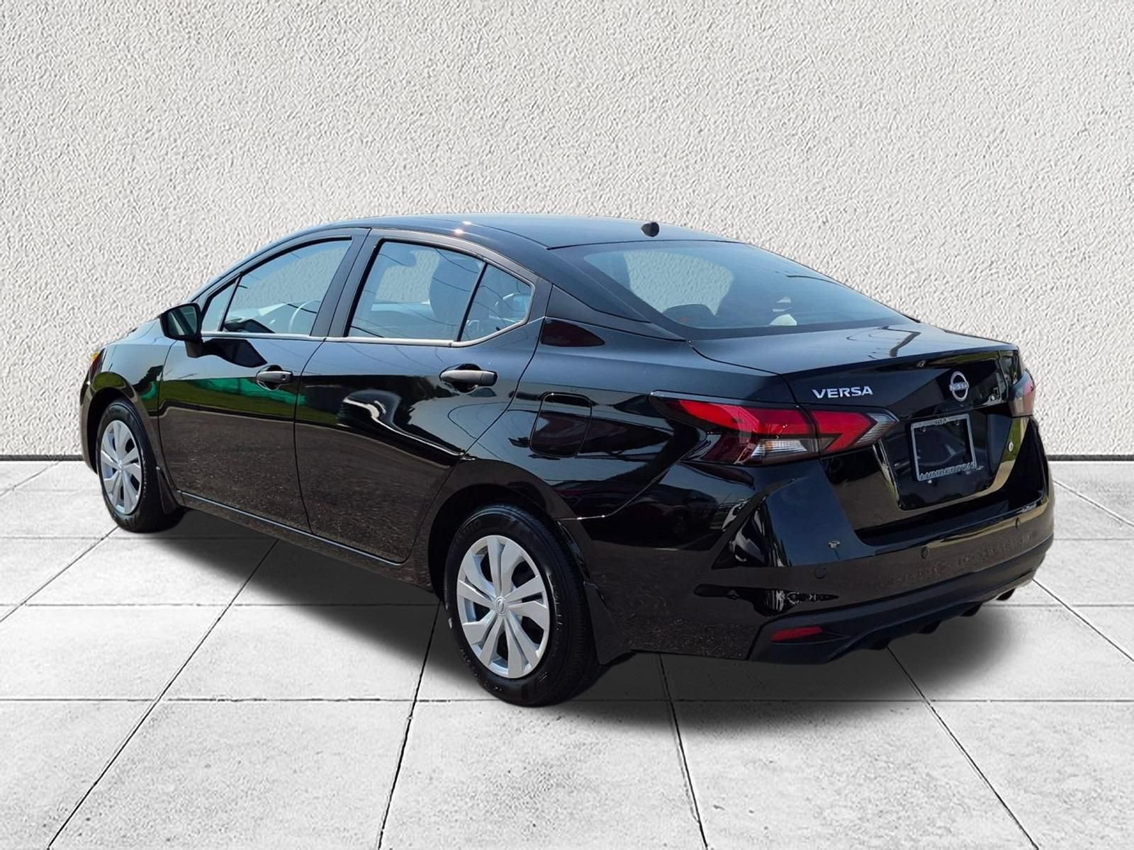 Used 2025 Nissan Versa S w/ Trunk Package FWD image 5
