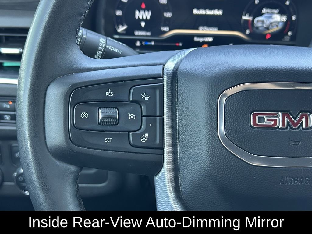 Used 2023 GMC Yukon SLT w/ SLT Luxury Package image 16