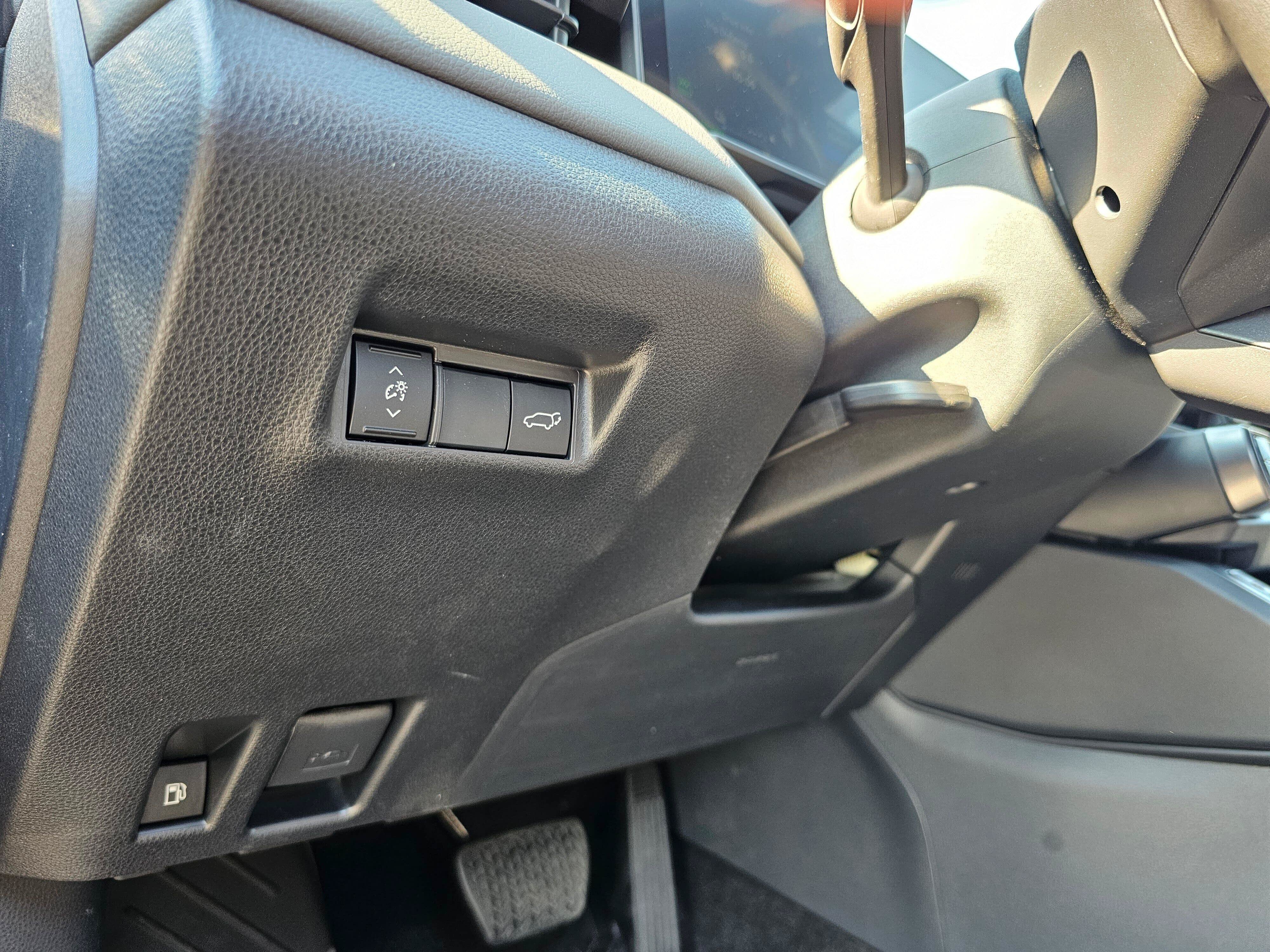 Used 2026 Toyota RAV4 SE w/ Convenience Package AWD/4WD image 21