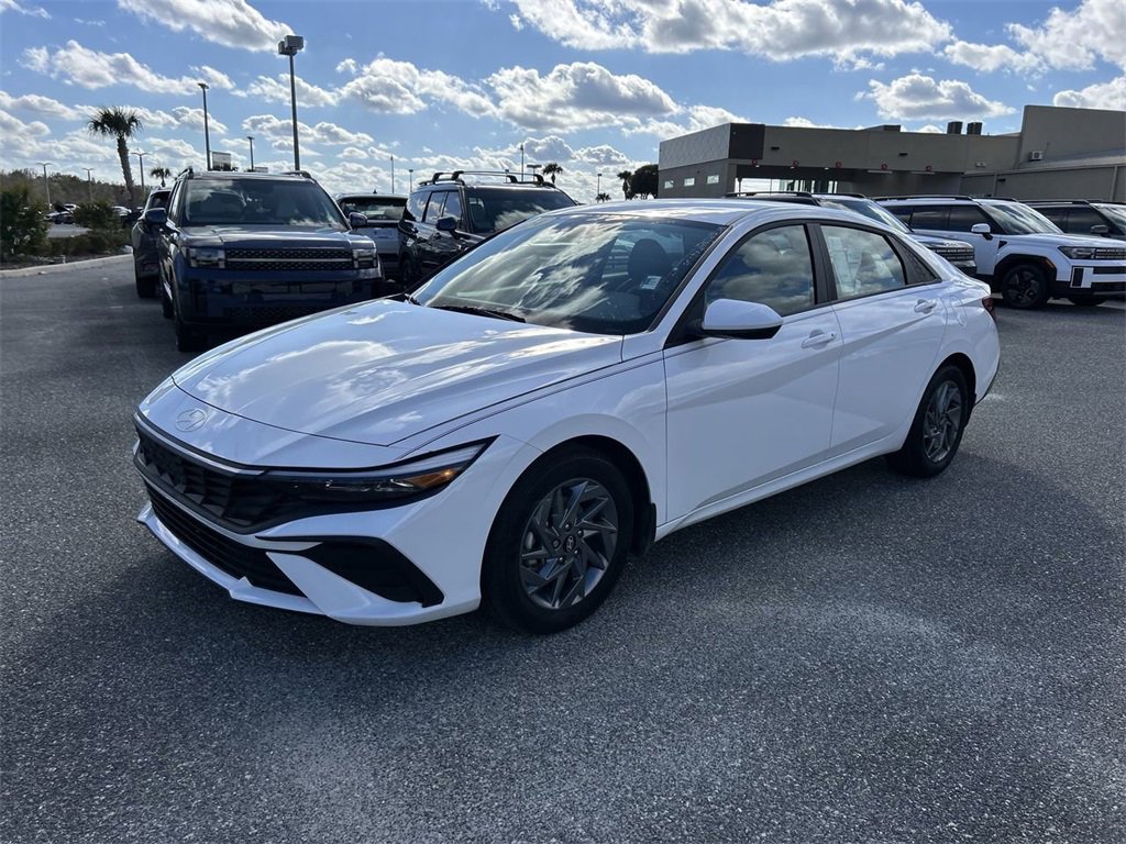 Certified 2024 Hyundai Elantra SEL image 13