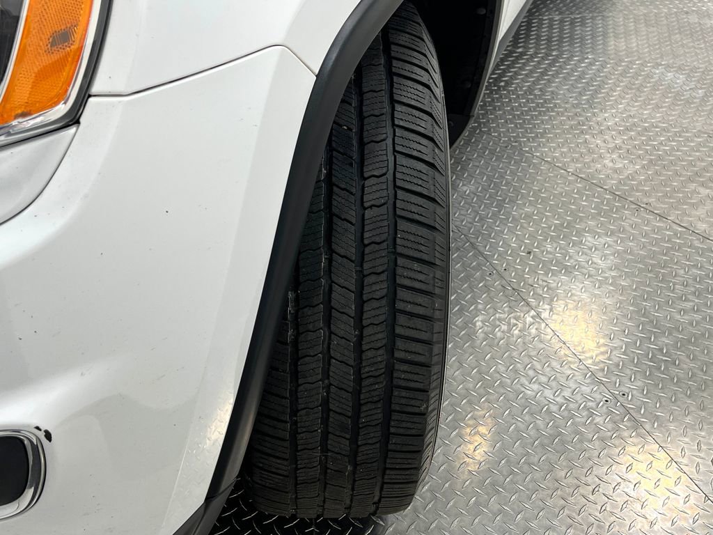 Used 2016 Jeep Grand Cherokee Limited AWD/4WD image 37