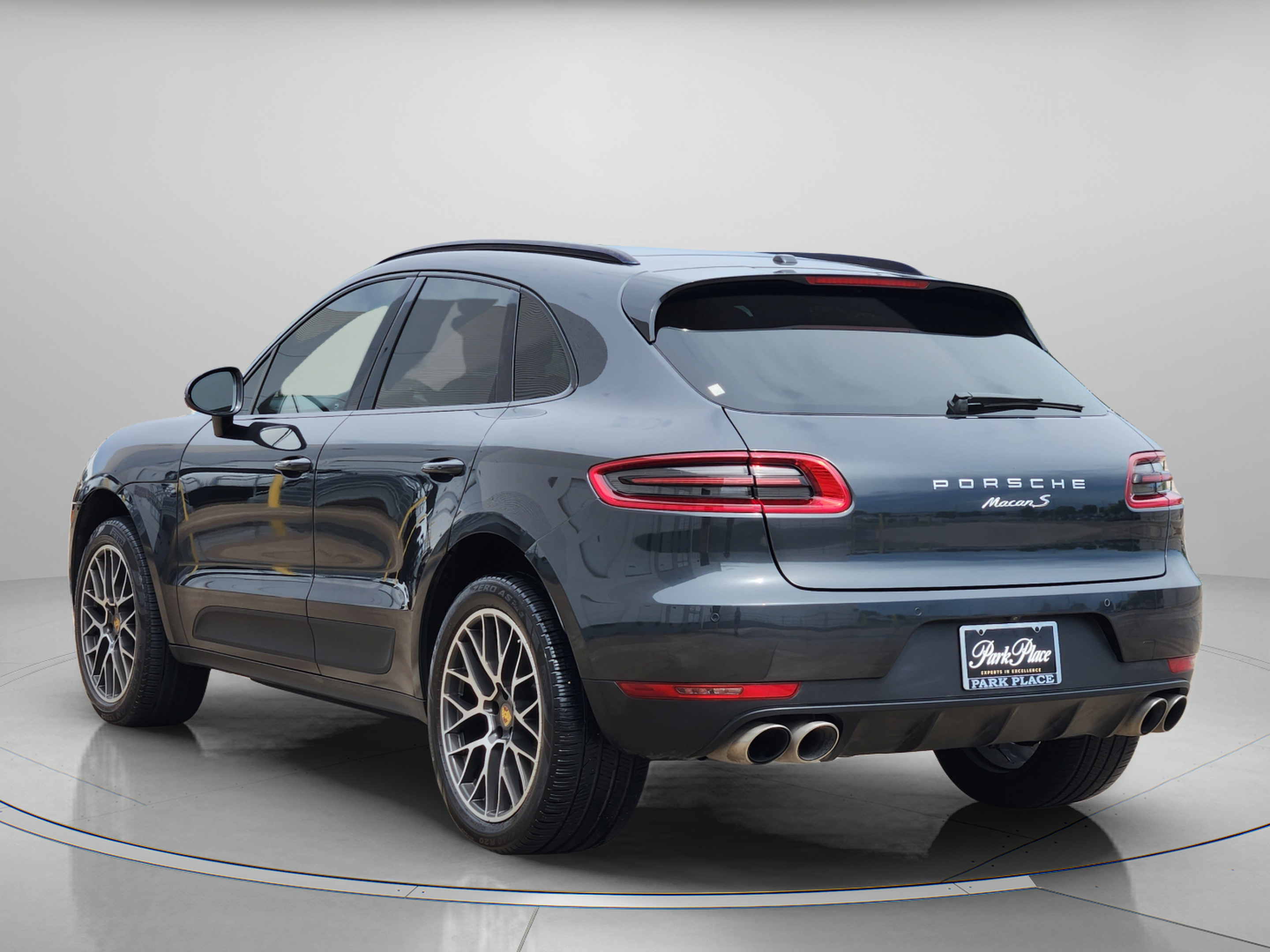 Used 2017 Porsche Macan S AWD/4WD image 3