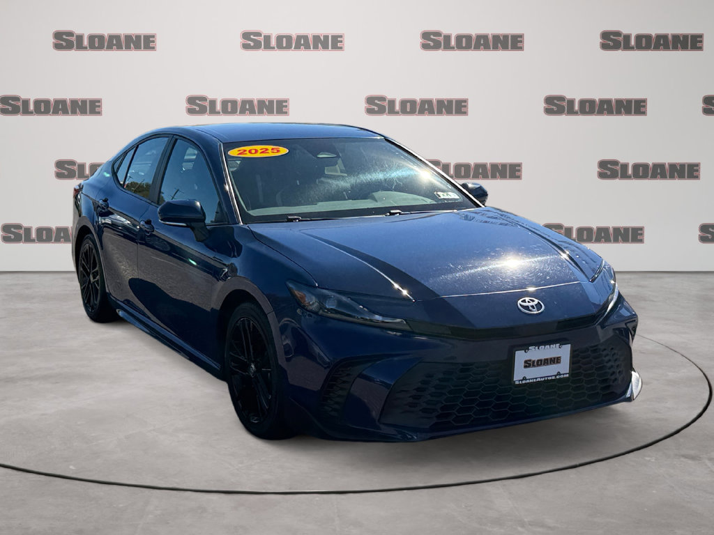 Used 2025 Toyota Camry SE FWD image 7