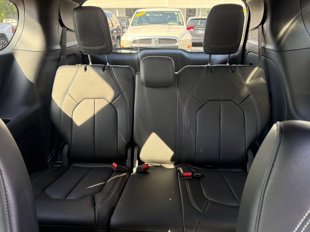 New 2026 Chrysler Pacifica Select image 12