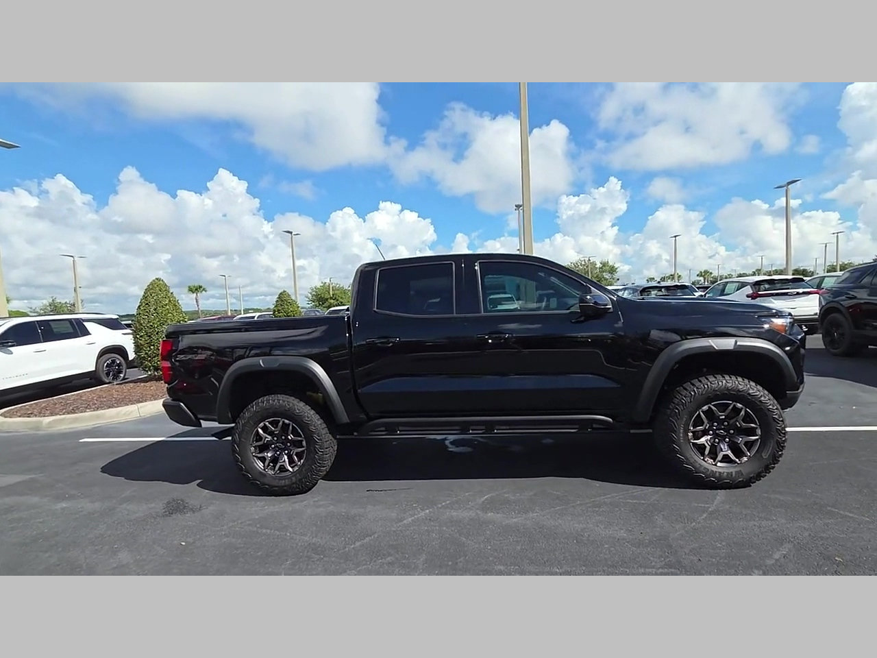 New 2026 Chevrolet Colorado ZR2 w/ Technology Package AWD/4WD image 19