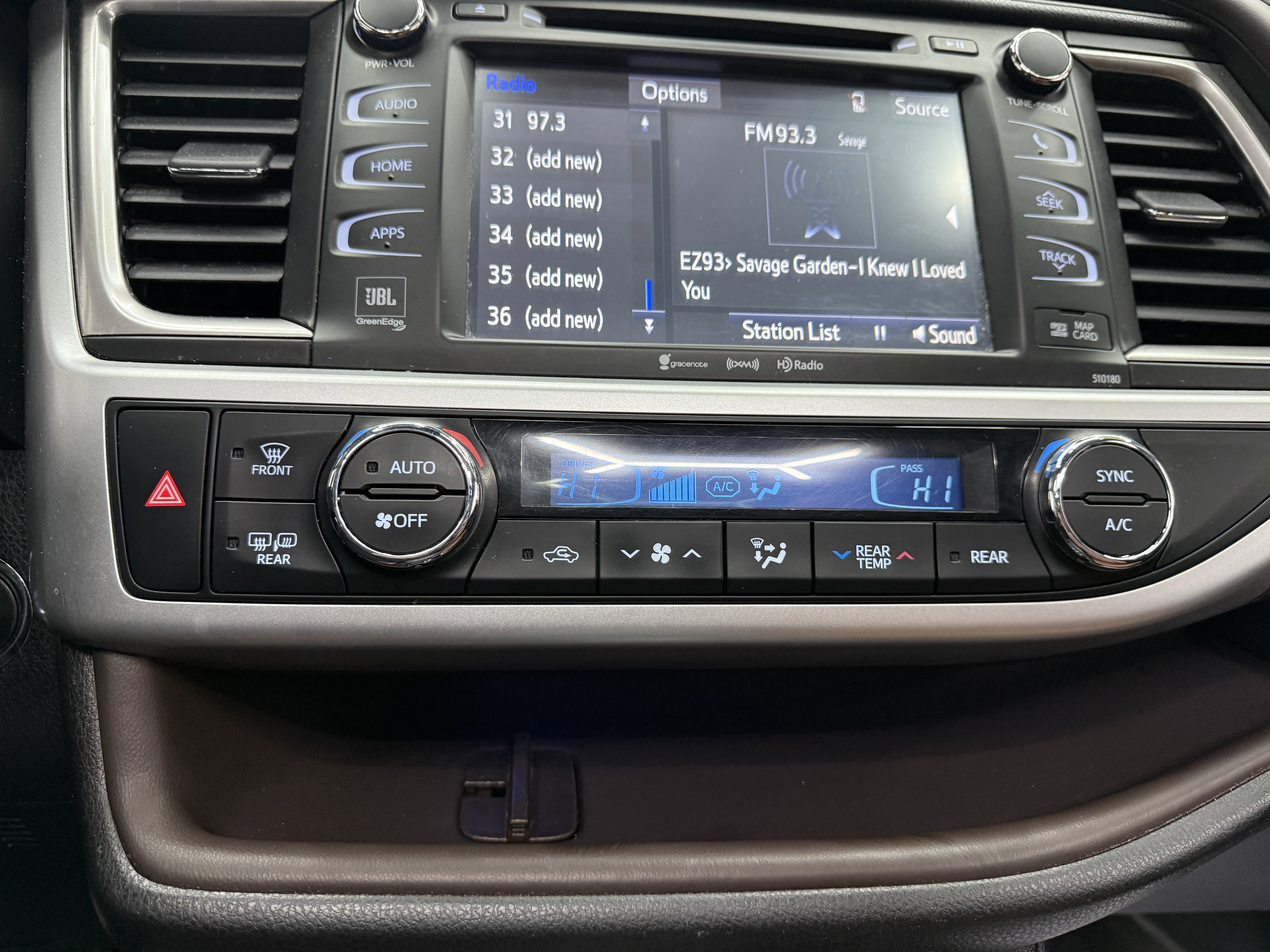 Used 2017 Toyota Highlander Limited image 18