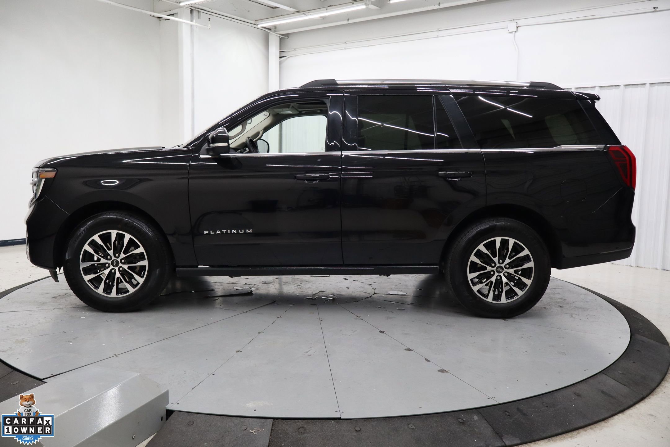 Certified 2025 Ford Expedition Platinum image 9