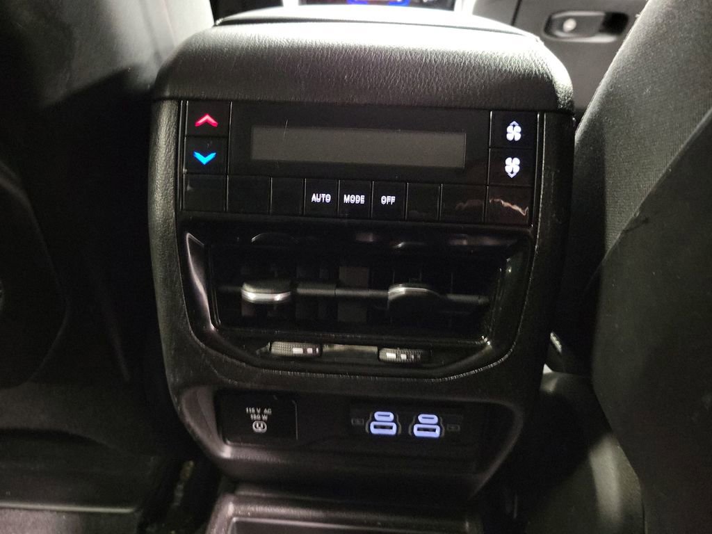 Used 2021 Jeep Grand Cherokee L Laredo w/ Luxury Tech Group I image 27