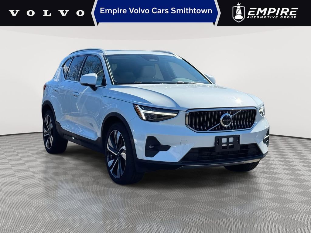 Used 2023 Volvo XC40 B5 Ultimate w/ Climate Package