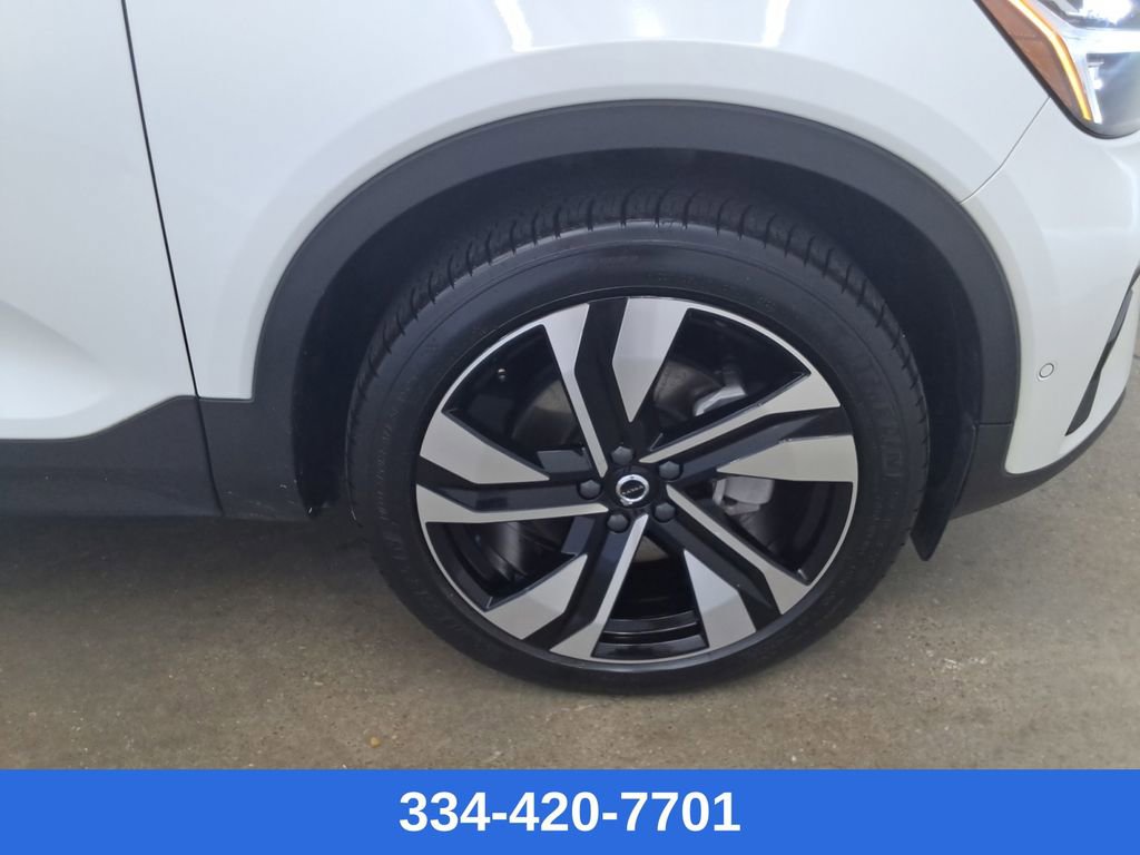 Certified 2023 Volvo XC40 B5 Ultimate w/ Protection Package Premier image 26
