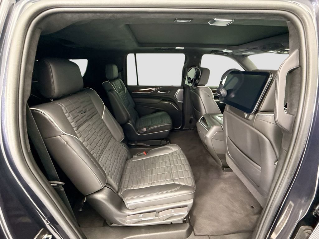 Used 2023 Cadillac Escalade ESV Sport Platinum w/ LPO, ONYX Package image 21
