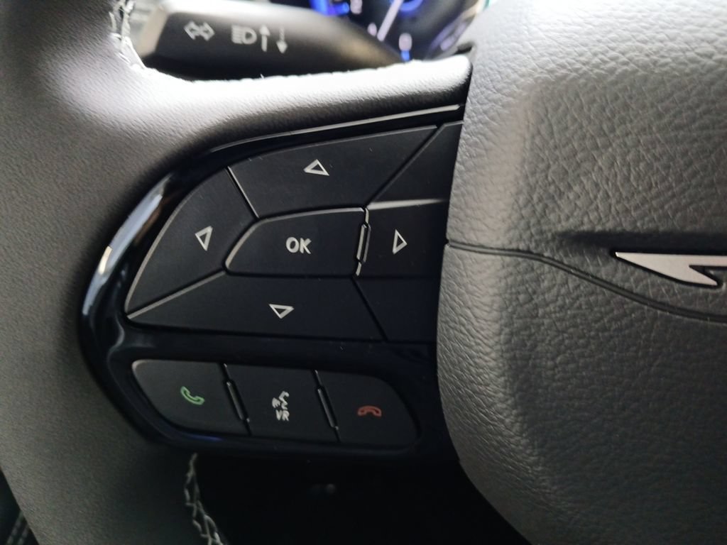 New 2027 Chrysler Pacifica Limited FWD image 11