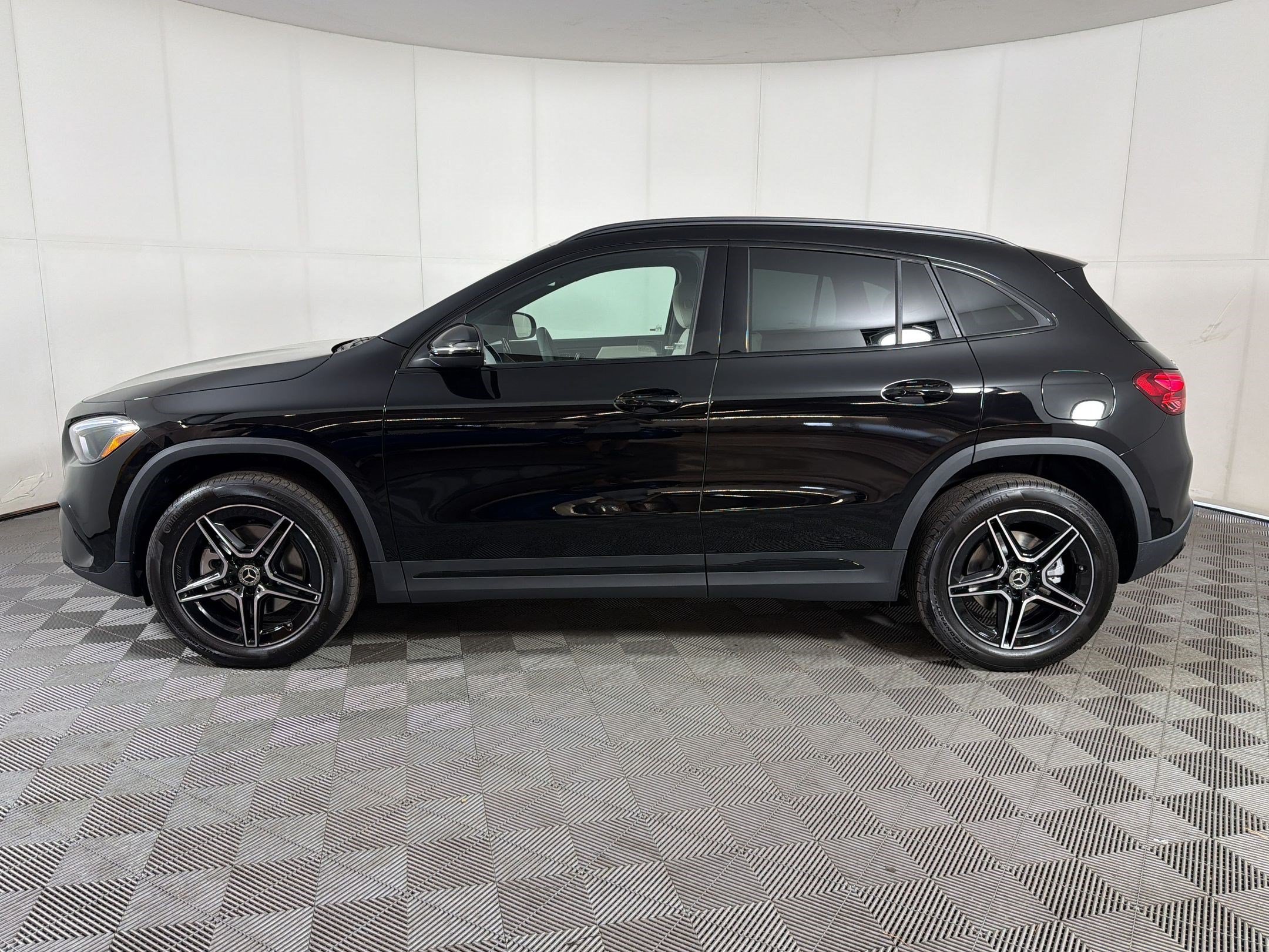 New 2026 Mercedes-Benz GLA 250 4MATIC image 2
