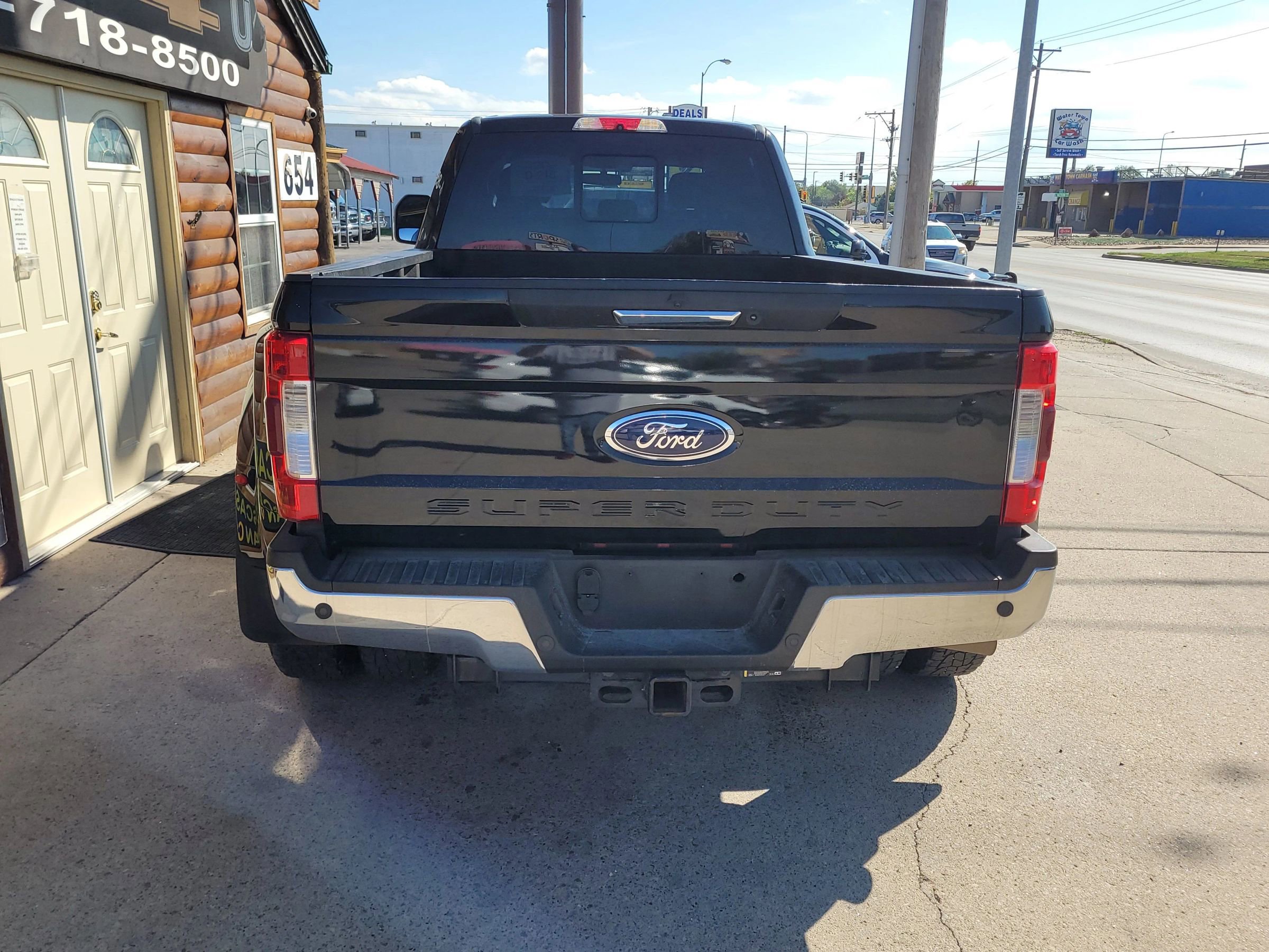 Used 2017 Ford F350 Lariat w/ Lariat Value Package image 4