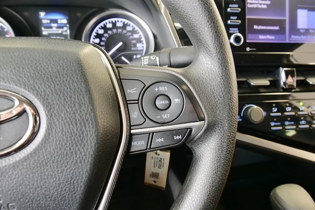 Used 2021 Toyota Camry LE image 23