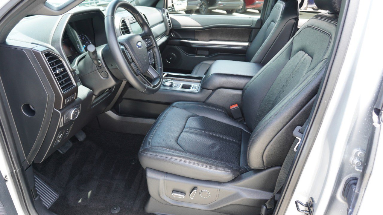 Used 2018 Ford Expedition Limited w/ Equipment Group 301A RWD image 14