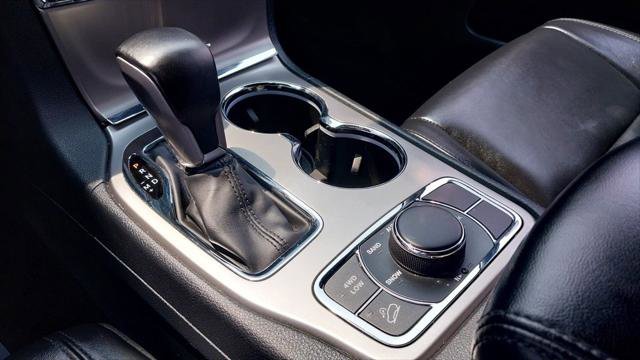 Used 2022 Jeep Grand Cherokee Limited image 31