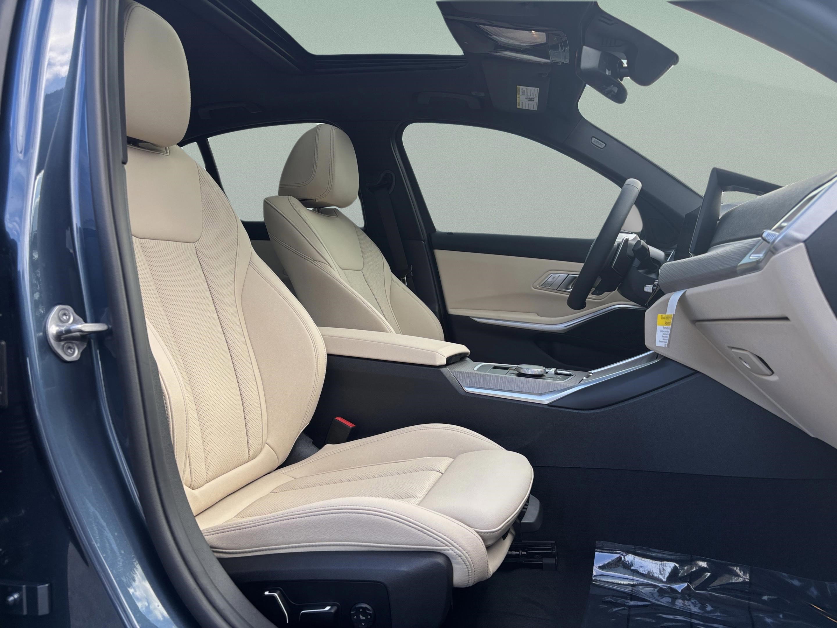 Used 2026 BMW 330i xDrive Sedan w/ Convenience Package image 21