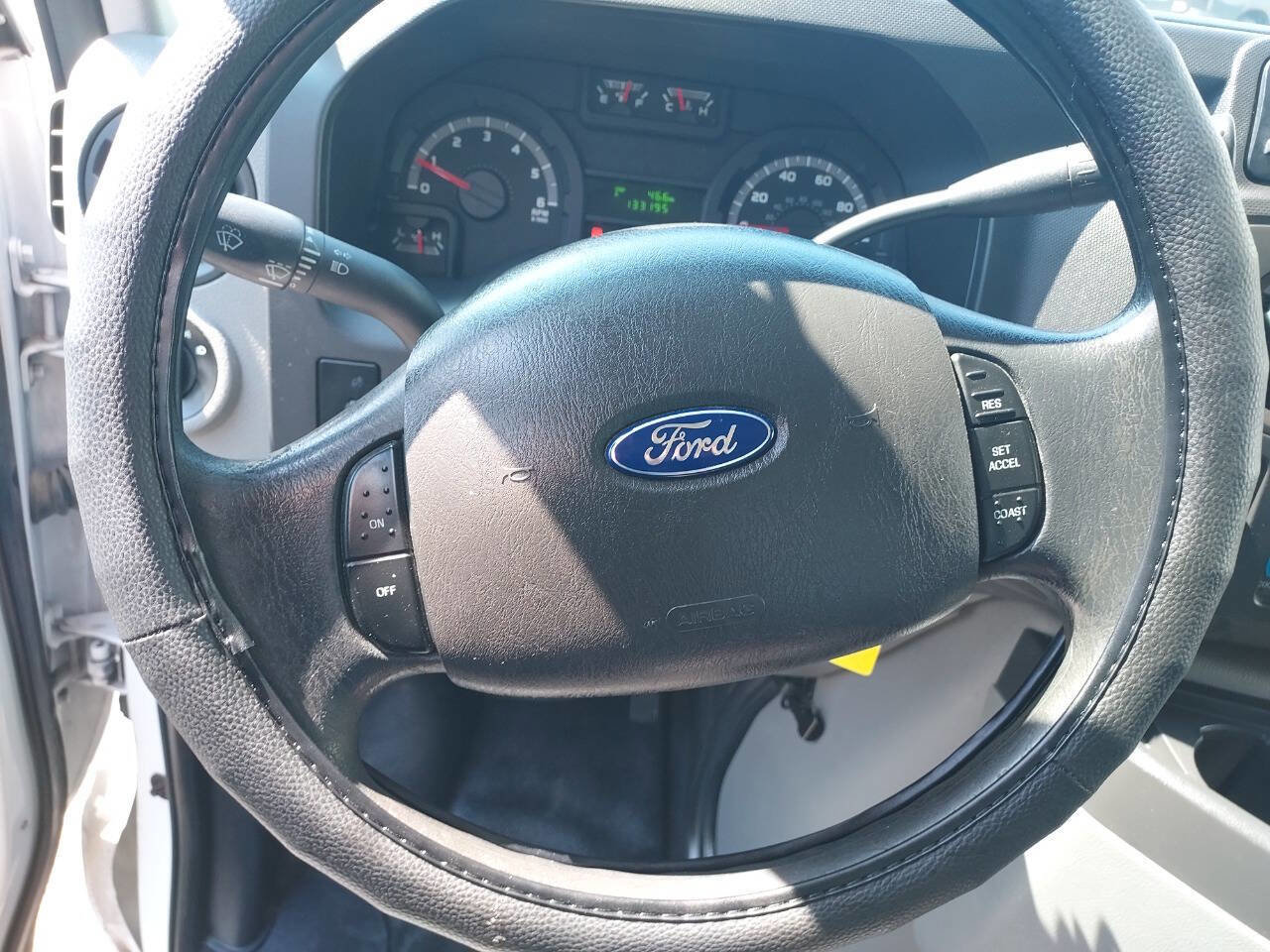 Used 2016 Ford E-350 and Econoline 350 Super Duty image 19