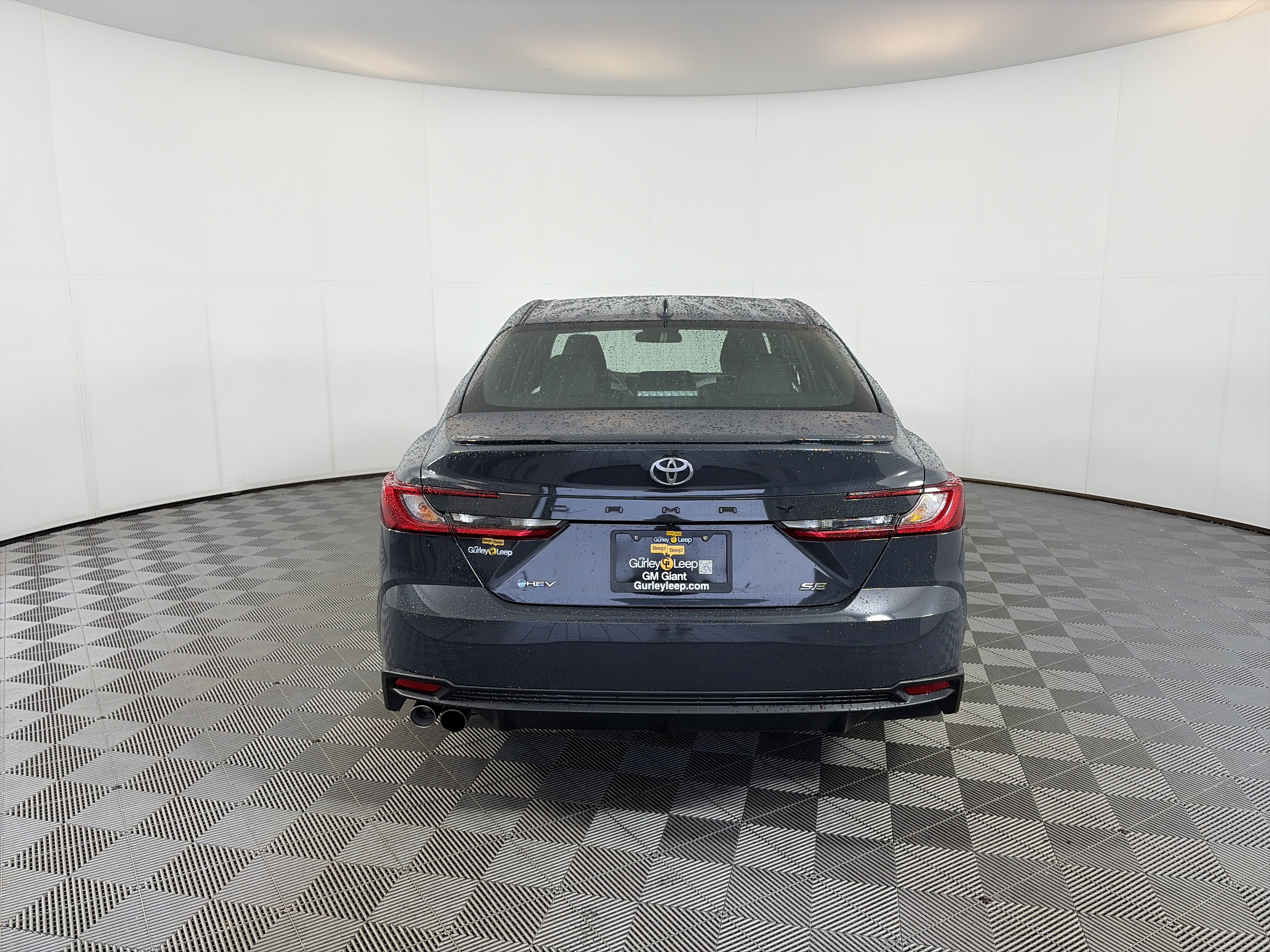Used 2025 Toyota Camry SE FWD image 9