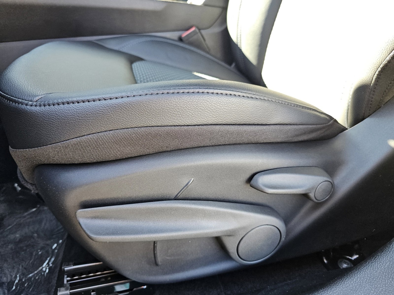 New 2026 Jeep Compass Latitude image 21