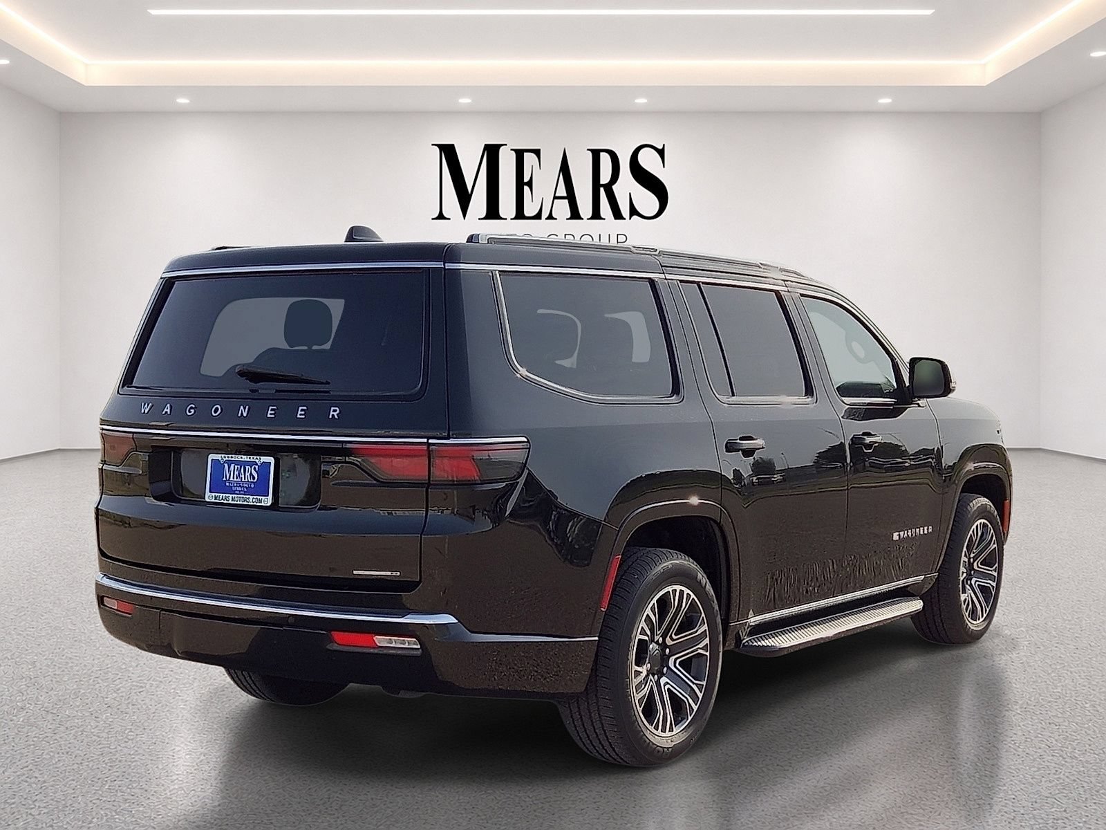 Used 2024 Jeep Wagoneer Series II w/ Flexible Seating Group RWD image 5