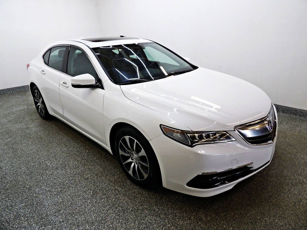 Used 2016 Acura TLX w/ Technology Package FWD image 3