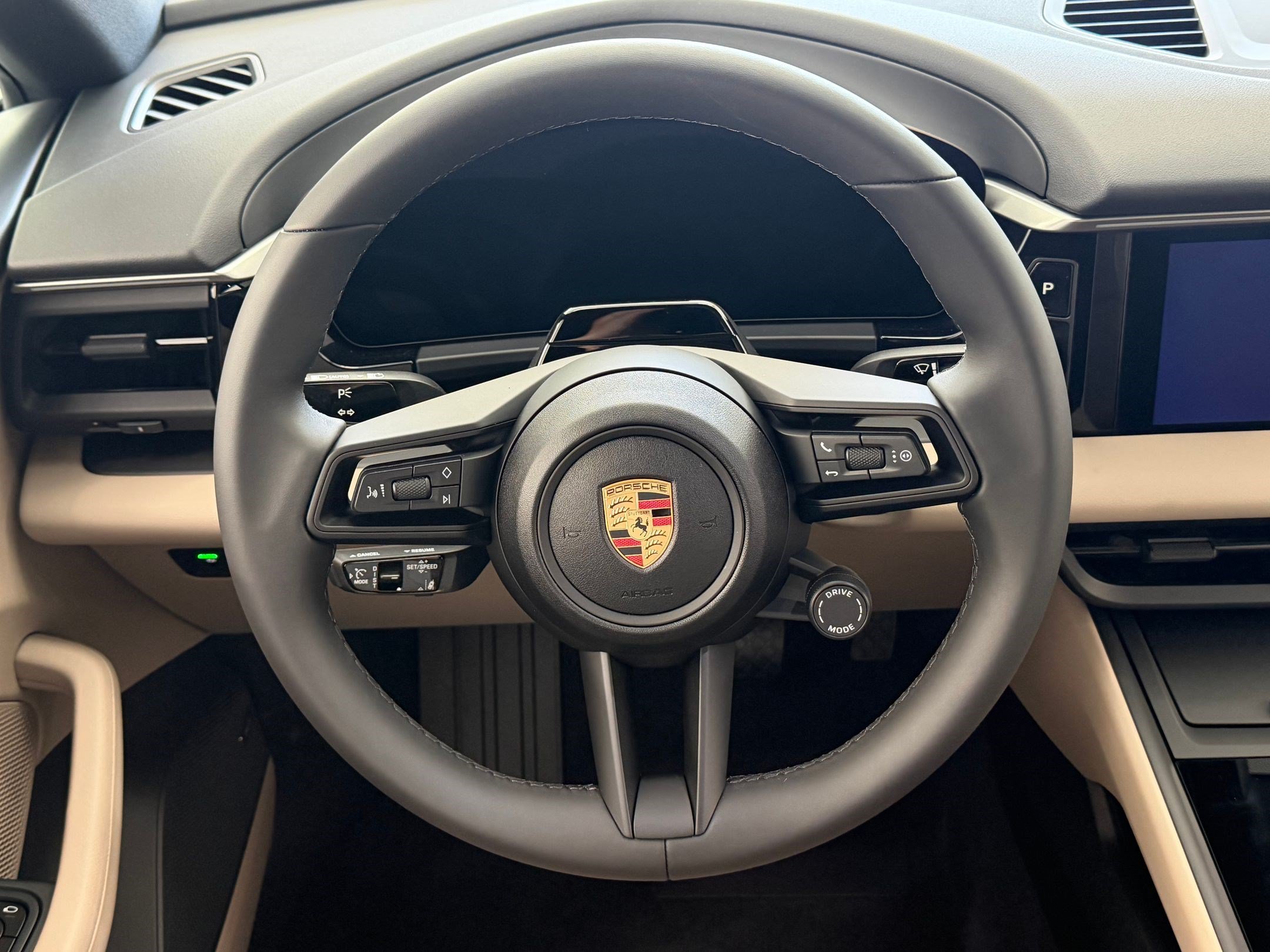 New 2026 Porsche Macan 4 Electric AWD/4WD image 11