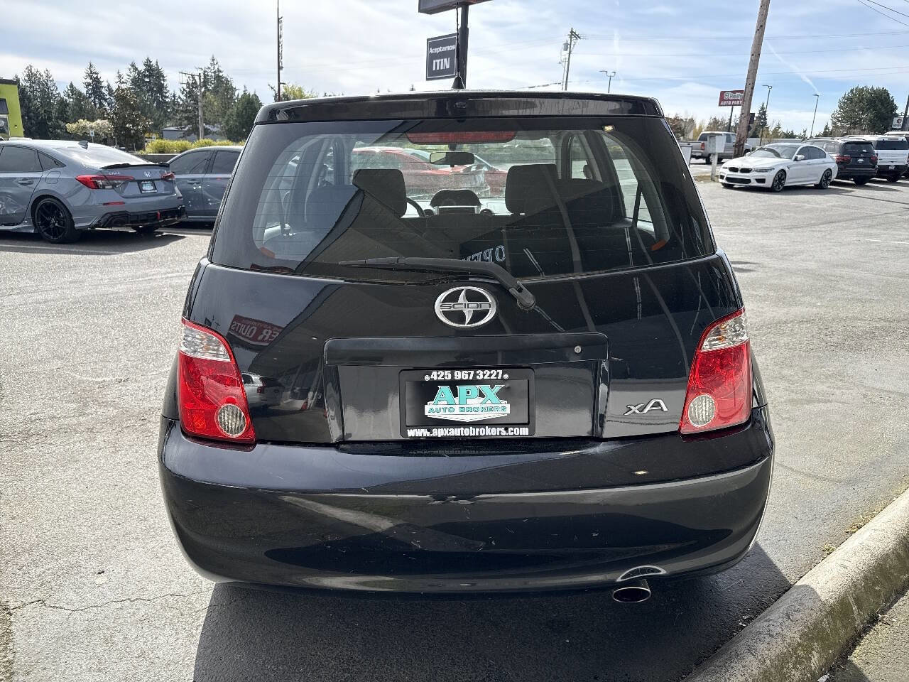 Used 2006 Scion xA FWD image 4