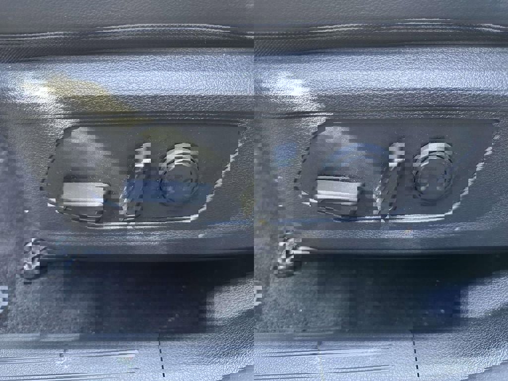 Certified 2026 Kia Sportage EX w/ EX Panorama Roof Package image 16