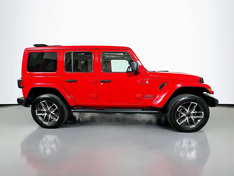Used 2024 Jeep Wrangler Unlimited w/ Convenience Group AWD/4WD image 8