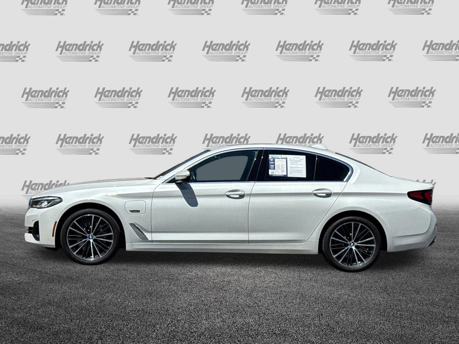 Used 2023 BMW 530e w/ Premium Package RWD image 8
