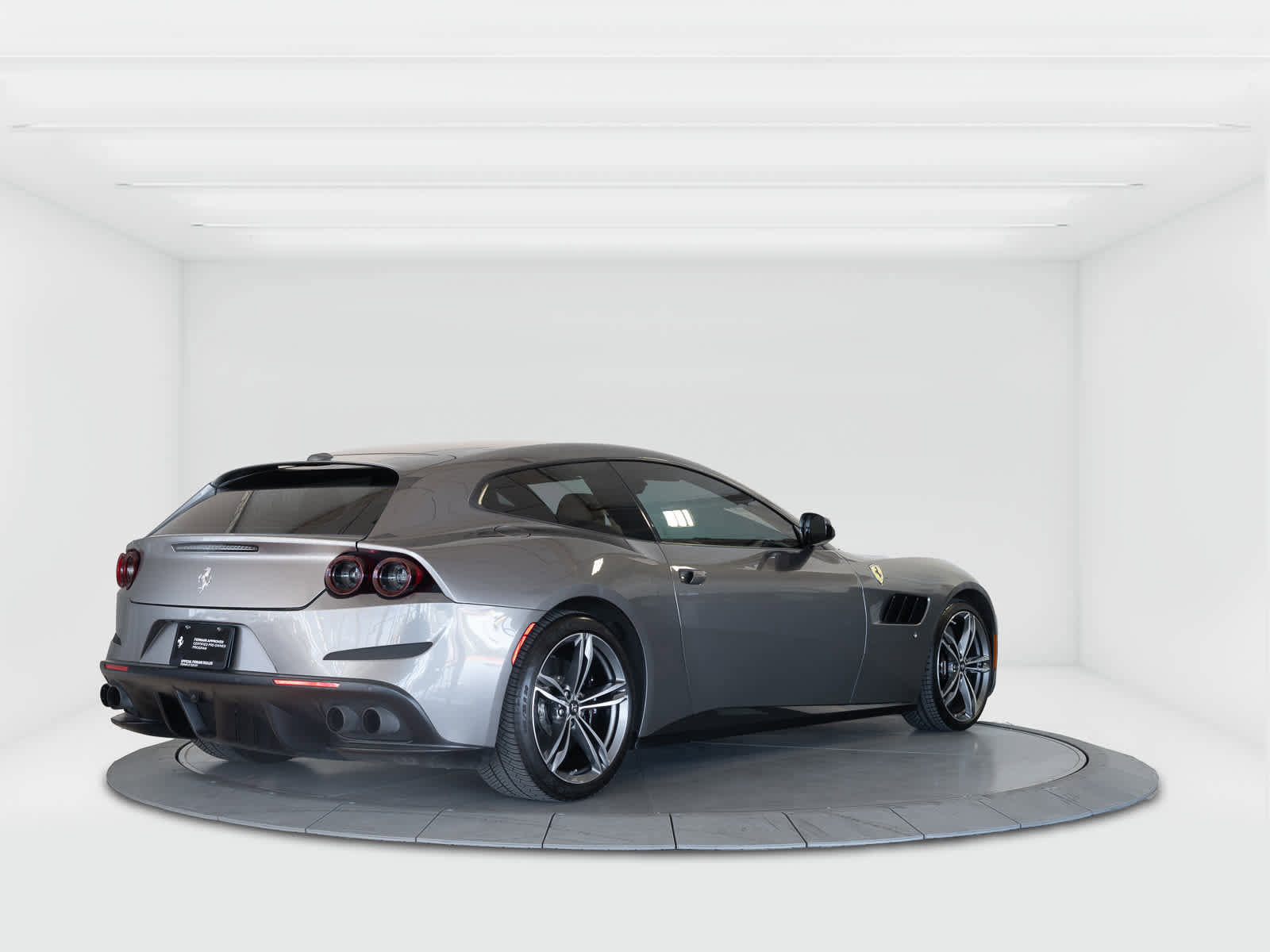 Certified 2018 Ferrari GTC4Lusso image 5