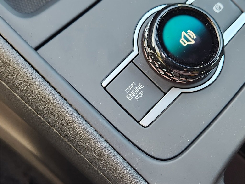 New 2025 Volkswagen Tiguan SE R-Line image 15