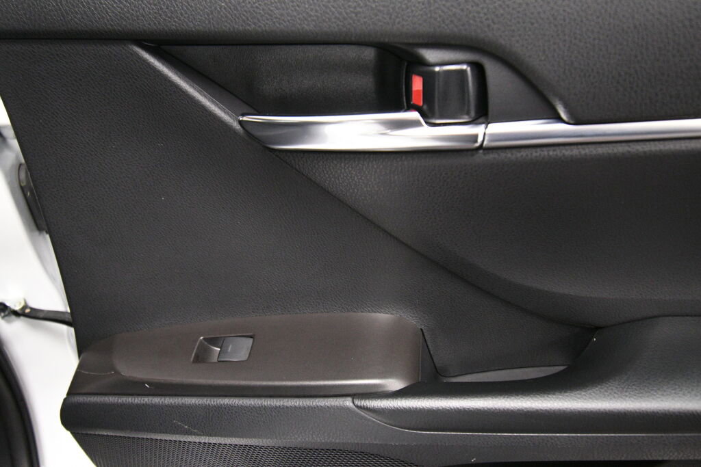 Certified 2024 Toyota Camry SE image 23