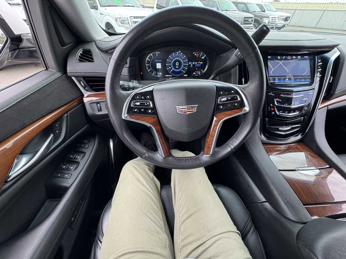 Used 2017 Cadillac Escalade Luxury image 37