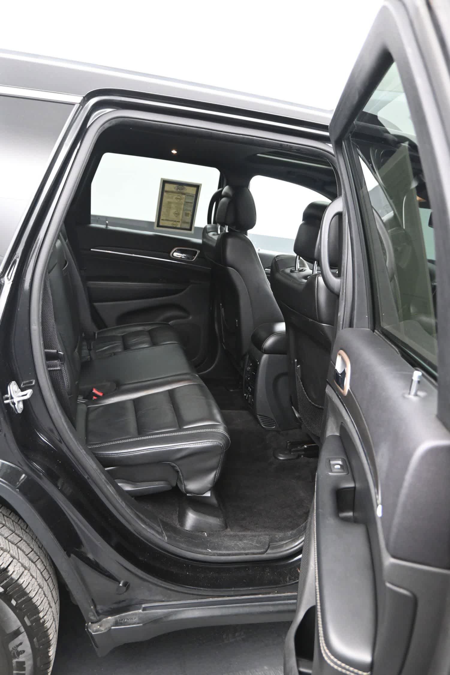 Used 2016 Jeep Grand Cherokee Limited AWD/4WD image 12