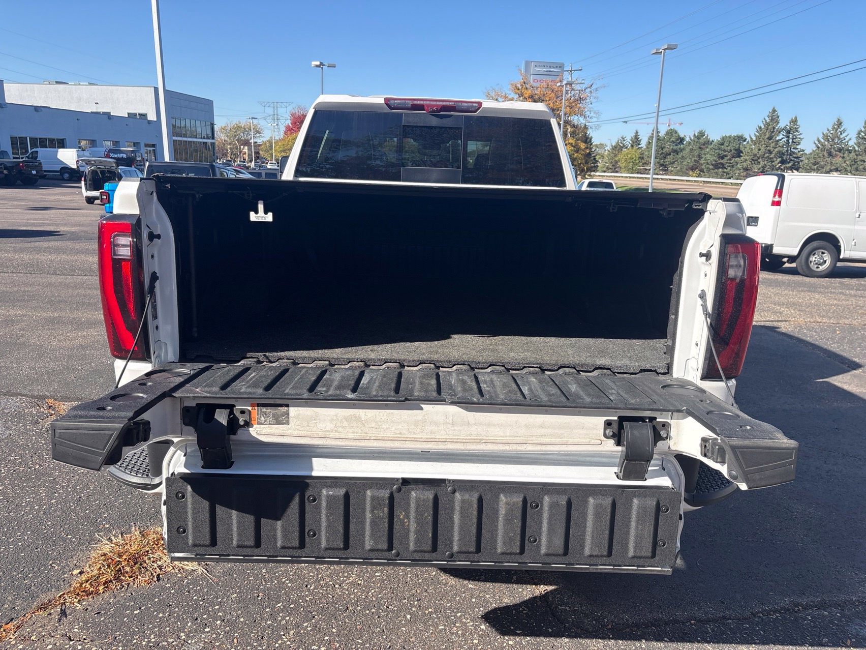 Used 2024 GMC Sierra 3500 Denali Ultimate AWD/4WD image 7