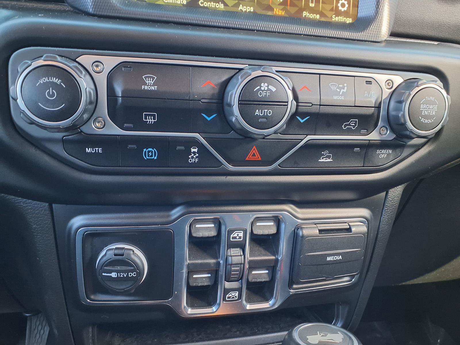 Used 2023 Jeep Wrangler Unlimited Sahara image 6