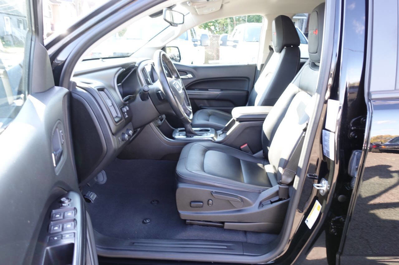 Used 2022 GMC Canyon AT4 image 17