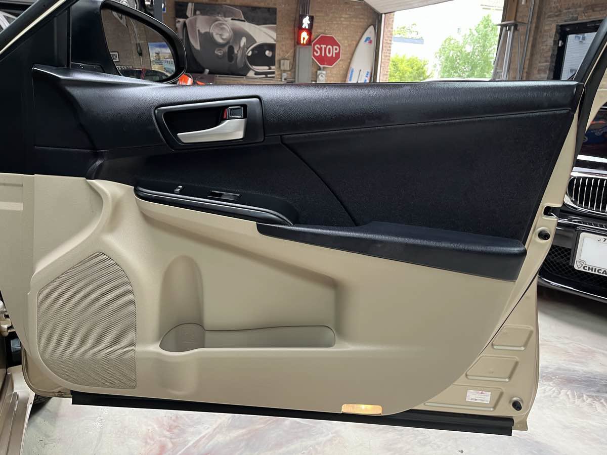 Used 2012 Toyota Camry LE FWD image 34