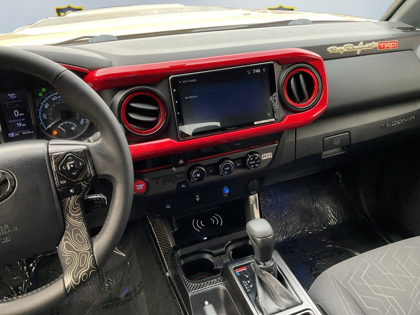 Used 2017 Toyota Tacoma TRD Sport w/ Tow Package RWD image 13