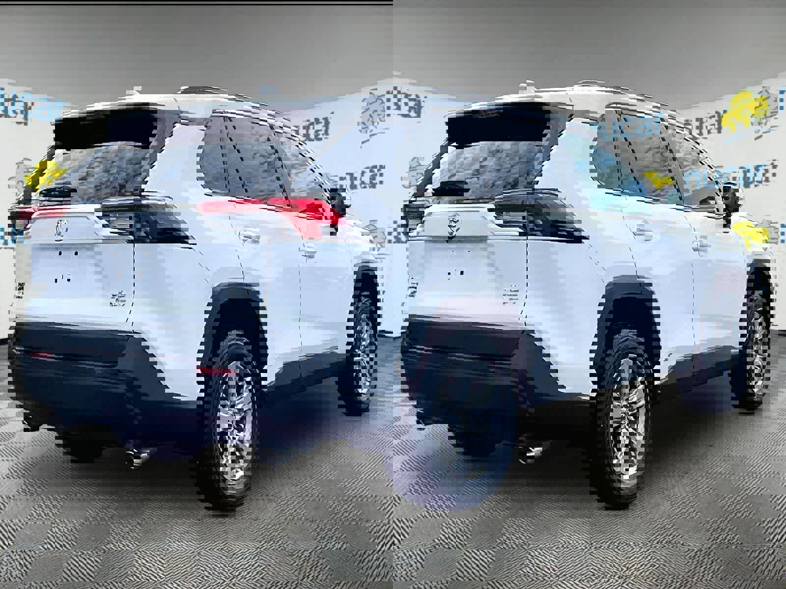 Used 2025 Toyota RAV4 XLE AWD/4WD image 6