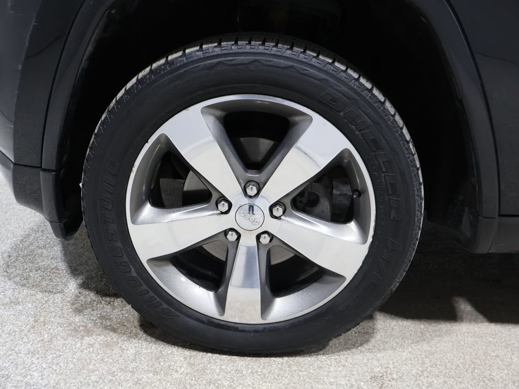 Used 2015 Jeep Grand Cherokee Overland w/ Advanced Technology Group image 9