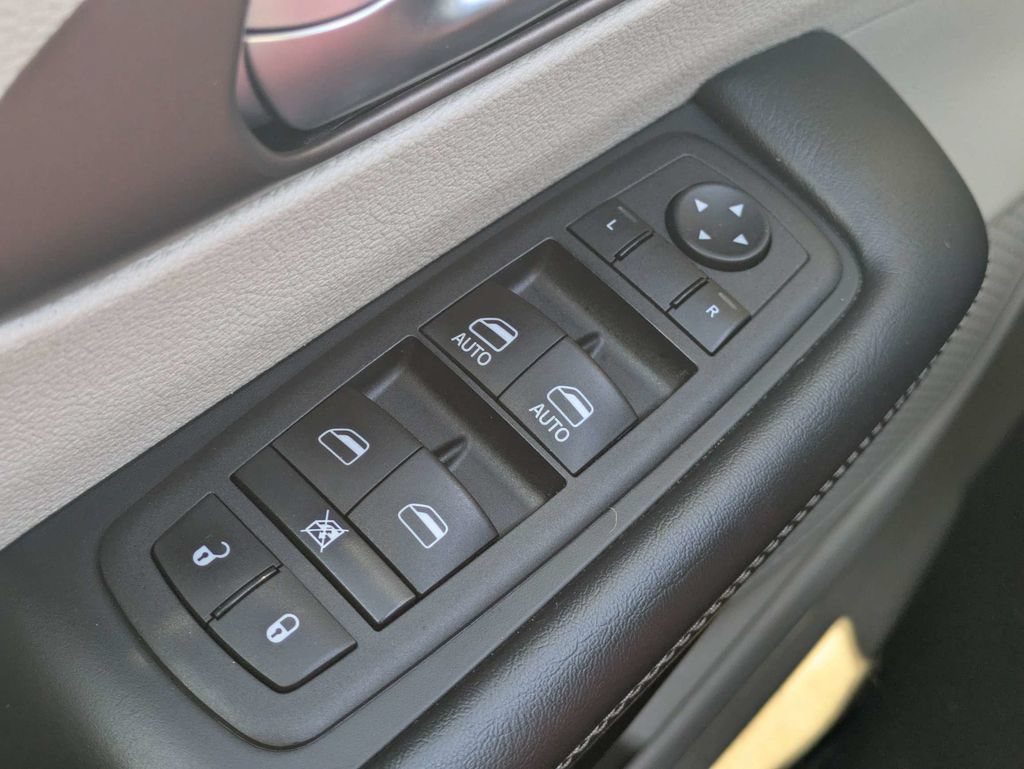 Used 2023 Chrysler Voyager LX FWD image 24